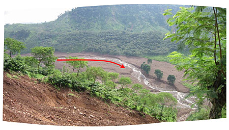 Photo 4: Mudflow marks along Denoyo River